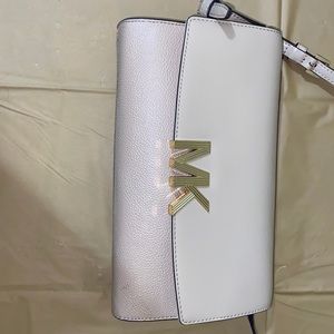 BEIGE MICHAEL KORS CROSSBODY BAG